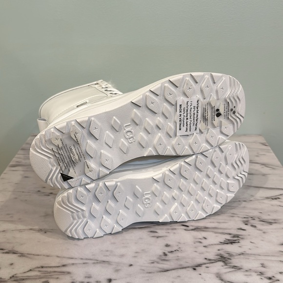 NEW! UGG Adirondack III Patent Leather Boot in White - Picture 10 of 12